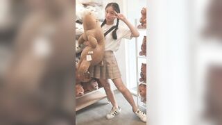 Taiwan's New Taipei City Middle School Girl_Chen Yutong_was Brainwashed And Trained By Her Master. Chat Records Exposed